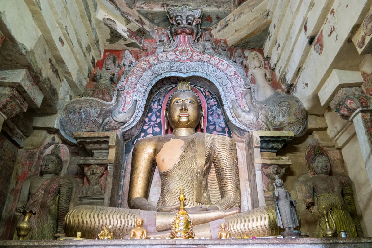 Kandy Sri Lanka February2015 Samsung NX1 200mm