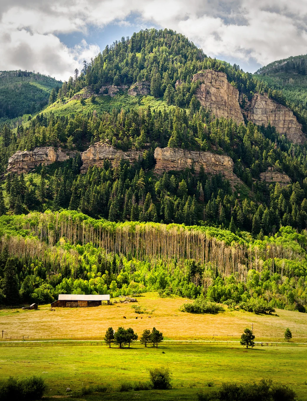 Peel Colorado like an onion for iPhone 4s_Parallax