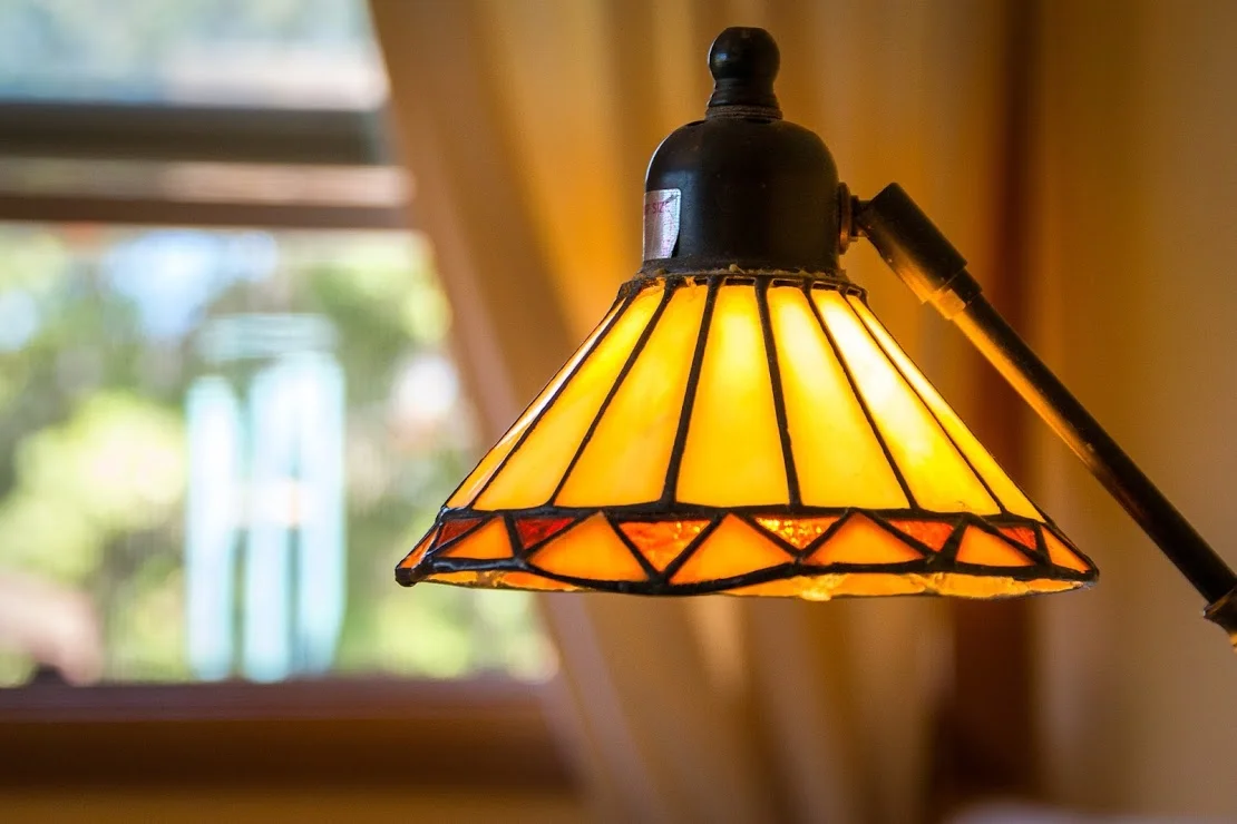 Wasim Muklashy_Real Estate Photography_Detail_Lamp